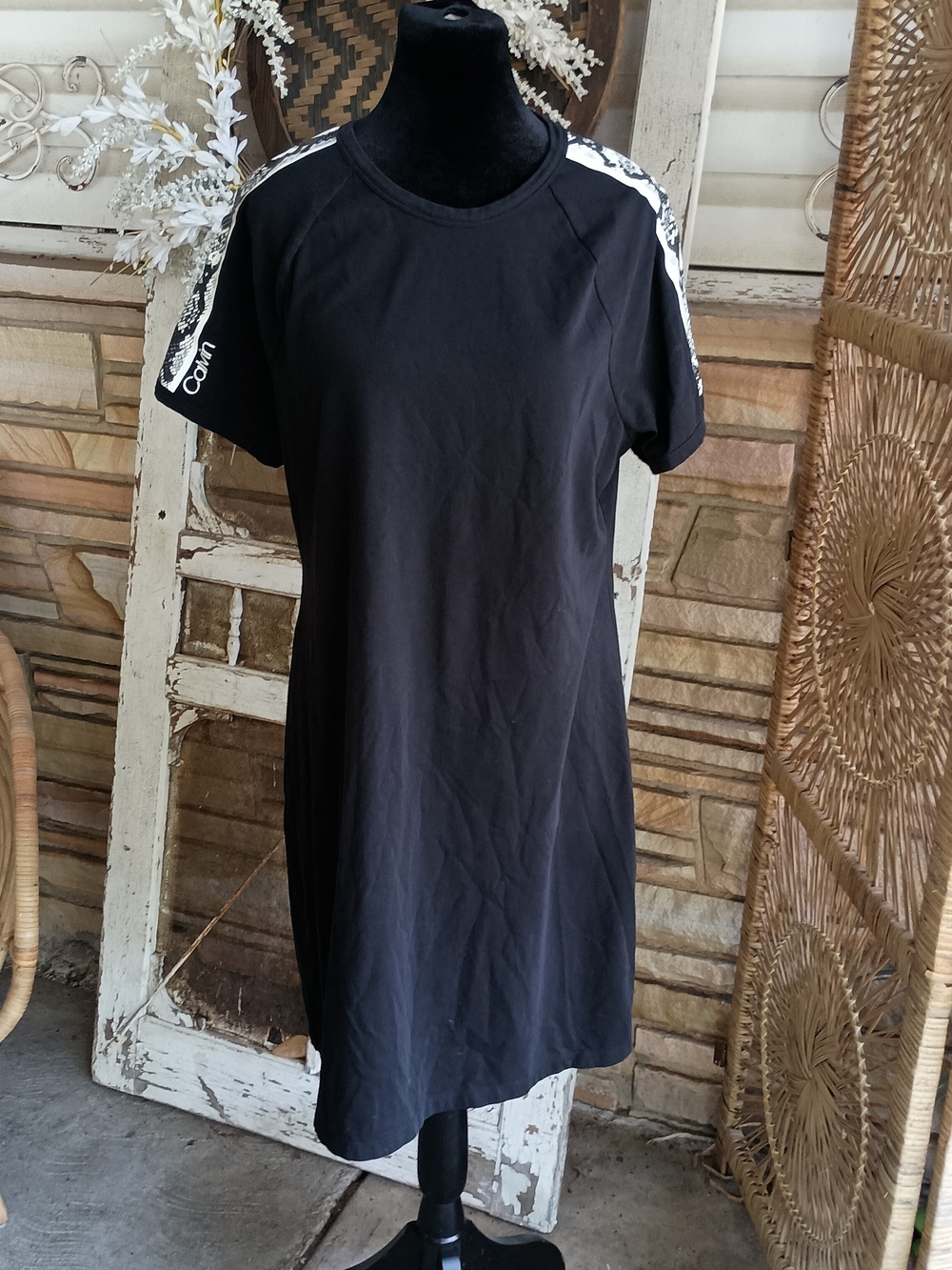 Calvin Klein Black Short Sleeve T-Shirt Dress with White Trim_L